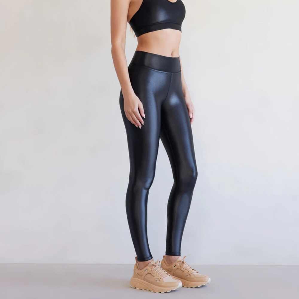 Carbon38 black Takara leggings